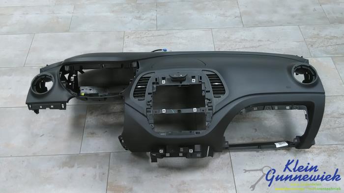Usados Salpicadero Renault Captur Precio € 395,00 Norma de margen ofrecido por Klein Gunnewiek Autodemontage & Motorentechniek