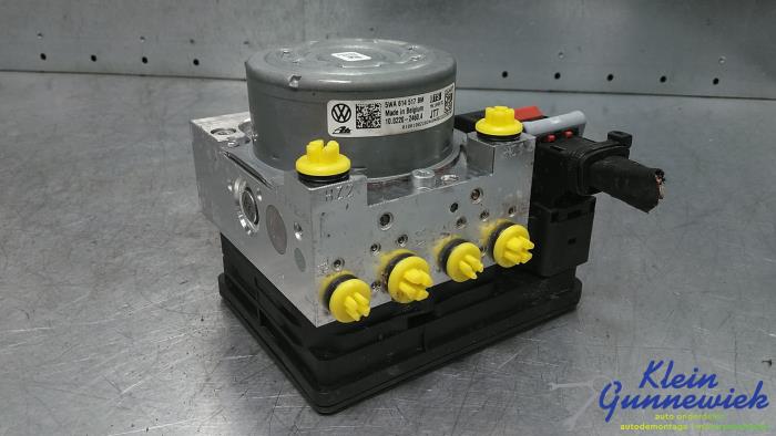 Begagnade ABS-pump Volkswagen Golf Pris € 236,00 Marginaltabell erbjuds av Klein Gunnewiek Autodemontage & Motorentechniek