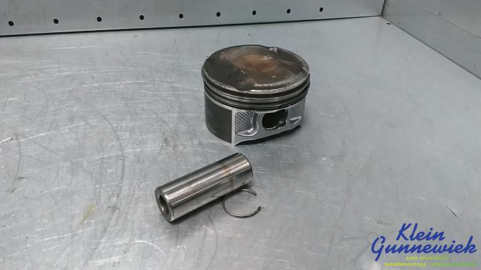 Usados Pistón Opel Insignia Precio € 60,00 Norma de margen ofrecido por Klein Gunnewiek Autodemontage & Motorentechniek