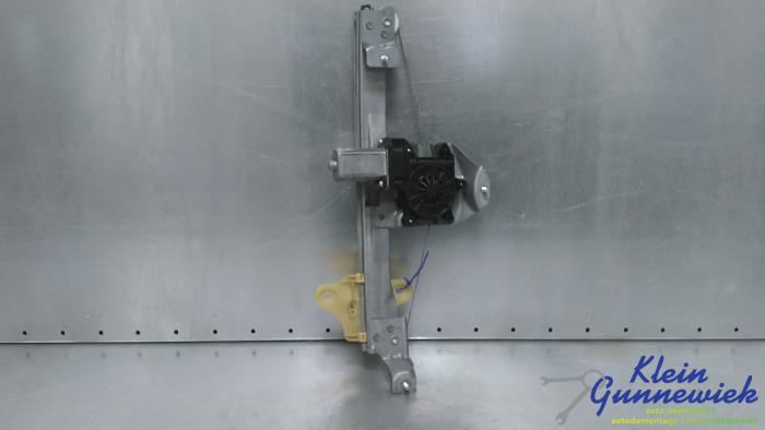 Usados Motor de ventanilla de puerta Renault Captur Precio € 42,00 Norma de margen ofrecido por Klein Gunnewiek Autodemontage & Motorentechniek