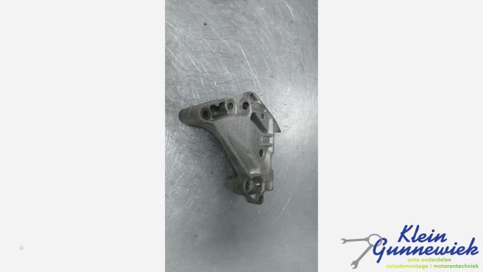 Used Engine mount Volkswagen Tiguan Price € 25,00 Margin scheme offered by Klein Gunnewiek Autodemontage & Motorentechniek
