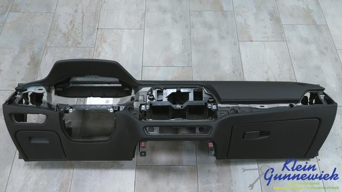 Usados Salpicadero BMW 4-Serie Precio € 1.245,00 Norma de margen ofrecido por Klein Gunnewiek Autodemontage & Motorentechniek