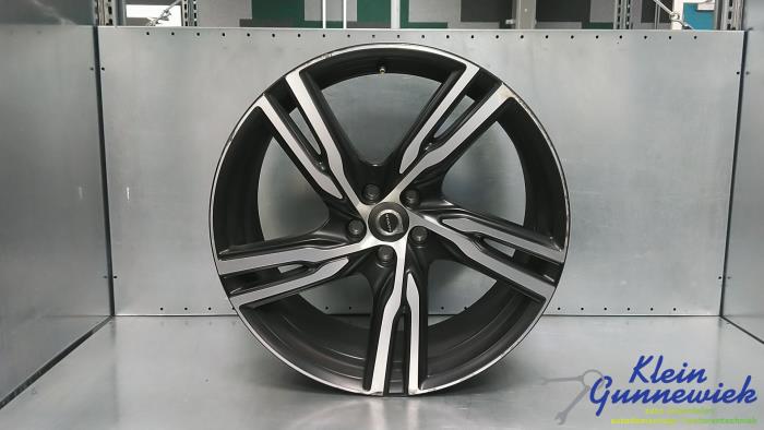 Używane Obrecz Volvo V90 Cena € 395,00 Procedura marży oferowane przez Klein Gunnewiek Autodemontage & Motorentechniek