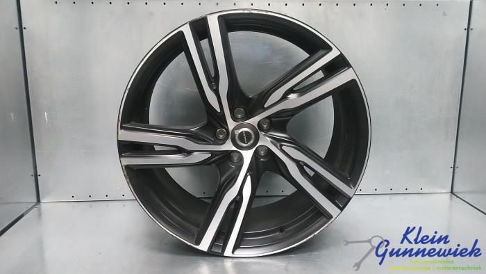 Używane Obrecz Volvo V90 Cena € 395,00 Procedura marży oferowane przez Klein Gunnewiek Autodemontage & Motorentechniek