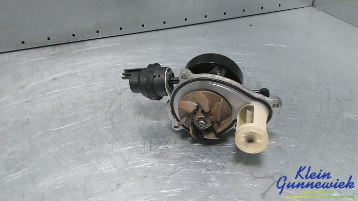 Begagnade Vattenpump BMW 4-Serie Pris € 75,00 Marginaltabell erbjuds av Klein Gunnewiek Autodemontage & Motorentechniek