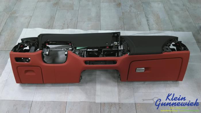 Używane Panel BMW XM Cena € 1.495,00 Procedura marży oferowane przez Klein Gunnewiek Autodemontage & Motorentechniek