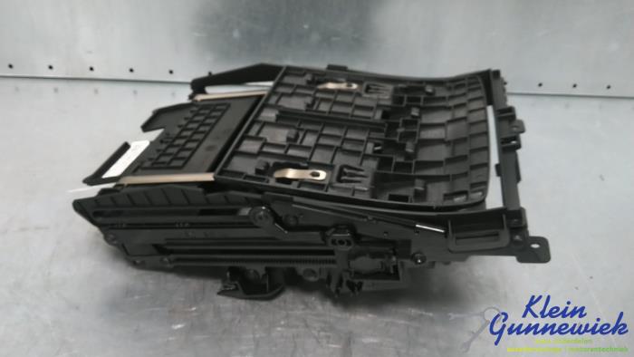 Używane Rózne BMW XM Cena € 75,00 Procedura marży oferowane przez Klein Gunnewiek Autodemontage & Motorentechniek