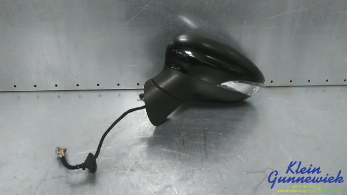 Używane Lusterko zewnetrzne lewe Ford Fiesta Cena € 60,00 Procedura marży oferowane przez Klein Gunnewiek Autodemontage & Motorentechniek