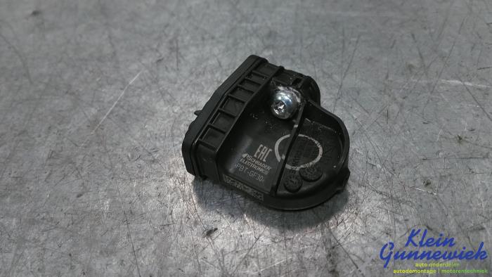 Begagnade Däcktryckssensor Volvo EX30 Pris € 20,00 Marginaltabell erbjuds av Klein Gunnewiek Autodemontage & Motorentechniek