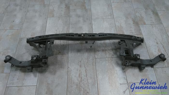 Begagnade Front Mercedes Viano Pris € 80,00 Marginaltabell erbjuds av Klein Gunnewiek Autodemontage & Motorentechniek