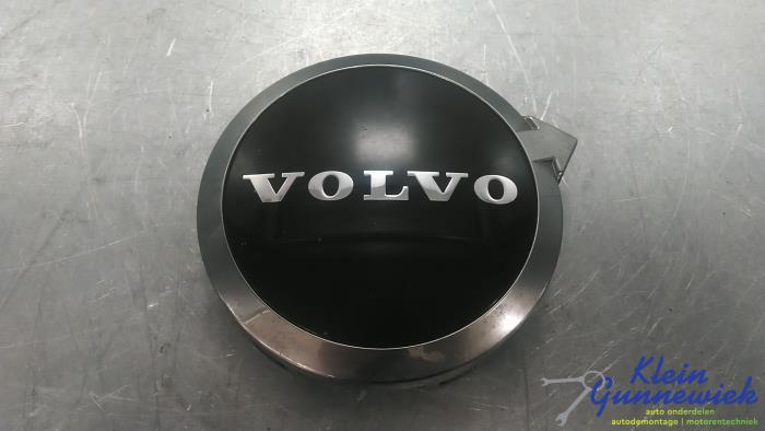 Używane Emblemat Volvo EX30 Cena € 35,00 Procedura marży oferowane przez Klein Gunnewiek Autodemontage & Motorentechniek