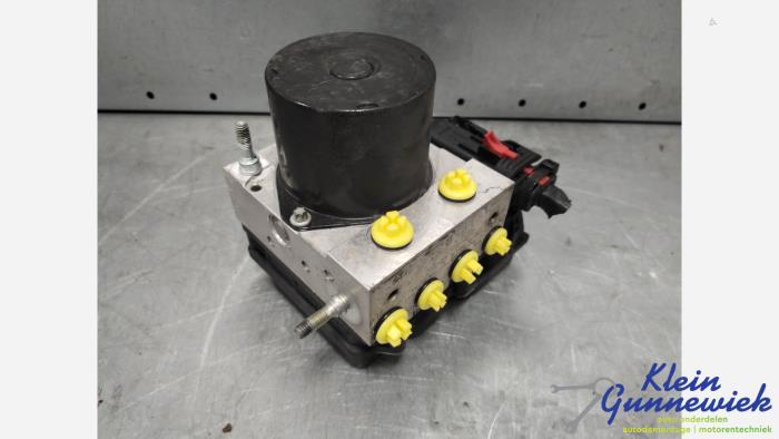Used ABS pump Volkswagen Polo Price € 23,00 Margin scheme offered by Klein Gunnewiek Autodemontage & Motorentechniek