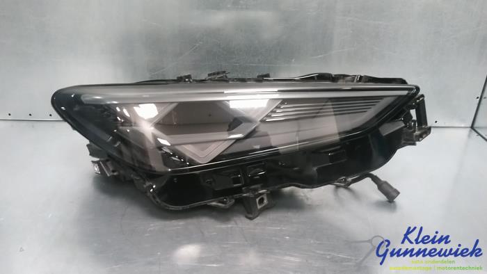 Używane Reflektor prawy Cupra Terramar Cena € 1.495,00 Procedura marży oferowane przez Klein Gunnewiek Autodemontage & Motorentechniek