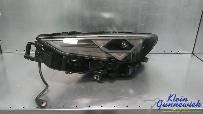 Używane Reflektor lewy Cupra Terramar Cena € 1.495,00 Procedura marży oferowane przez Klein Gunnewiek Autodemontage & Motorentechniek
