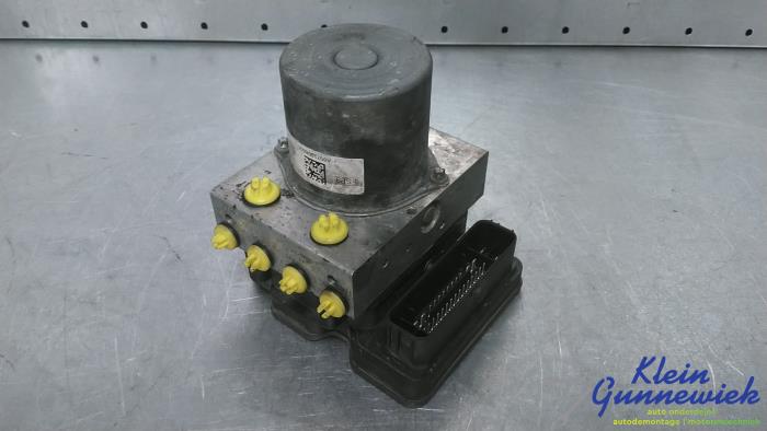 Used ABS pump Mercedes Sprinter Price € 295,00 Margin scheme offered by Klein Gunnewiek Autodemontage & Motorentechniek