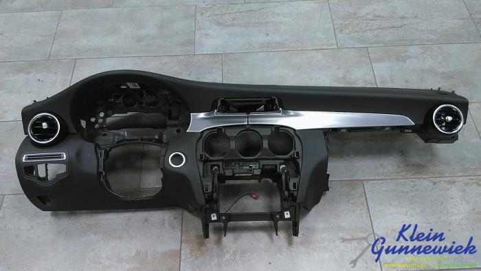 Używane Panel Mercedes C-Klasse Cena € 225,00 Procedura marży oferowane przez Klein Gunnewiek Autodemontage & Motorentechniek