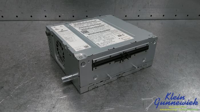 Używane System nawigacji Mercedes C-Klasse Cena € 225,00 Procedura marży oferowane przez Klein Gunnewiek Autodemontage & Motorentechniek