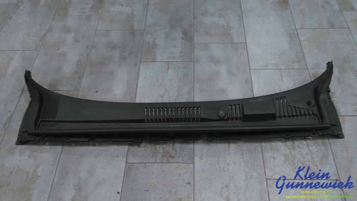 Używane Parawan Volvo EX30 Cena € 50,00 Procedura marży oferowane przez Klein Gunnewiek Autodemontage & Motorentechniek