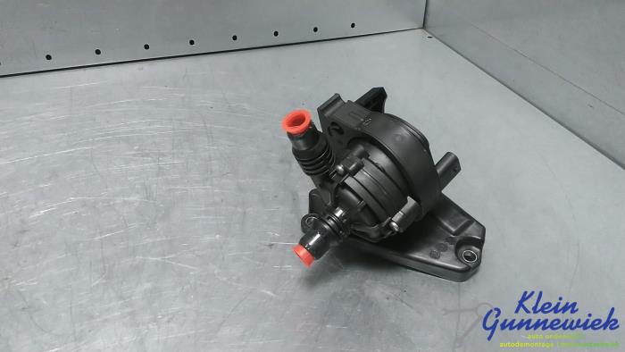 Begagnade Vattenpump BMW XM Pris € 95,00 Marginaltabell erbjuds av Klein Gunnewiek Autodemontage & Motorentechniek