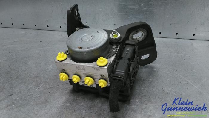 Begagnade ABS-pump Opel Corsa Pris € 249,00 Marginaltabell erbjuds av Klein Gunnewiek Autodemontage & Motorentechniek