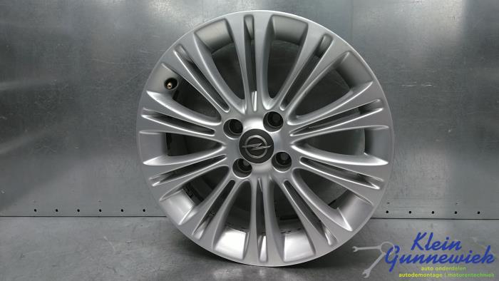 Używane Obrecz Opel Corsa Cena € 95,00 Procedura marży oferowane przez Klein Gunnewiek Autodemontage & Motorentechniek