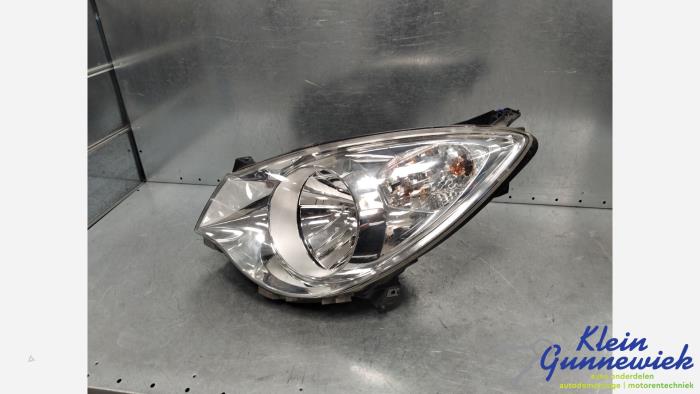 Używane Reflektor lewy Opel Agila Cena € 75,00 Procedura marży oferowane przez Klein Gunnewiek Autodemontage & Motorentechniek