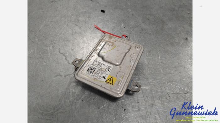 Używane Starter ksenonowy Mercedes ML-Klasse Cena € 75,00 Procedura marży oferowane przez Klein Gunnewiek Autodemontage & Motorentechniek