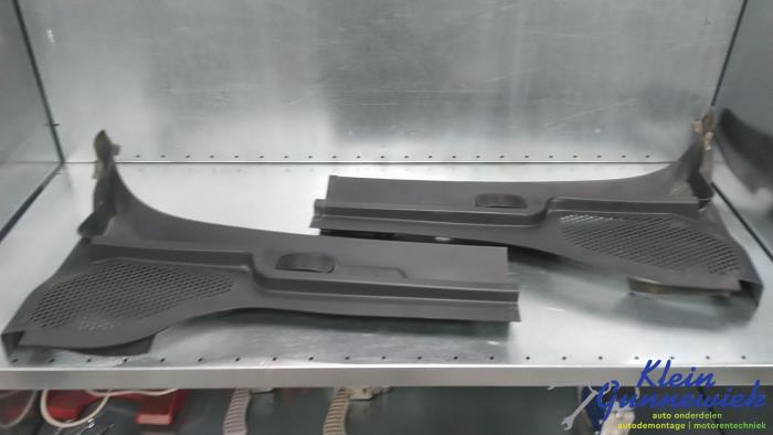 Używane Parawan Cupra Formentor Cena € 50,00 Procedura marży oferowane przez Klein Gunnewiek Autodemontage & Motorentechniek