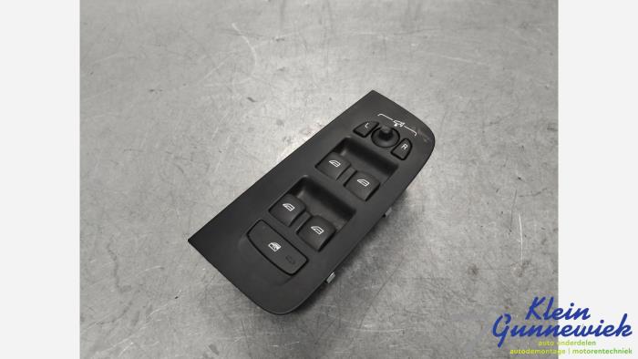 Usados Interruptor combinado de ventanillas Volvo V60 Precio € 45,00 Norma de margen ofrecido por Klein Gunnewiek Autodemontage & Motorentechniek