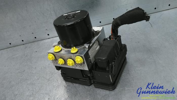 Usagé Pompe ABS Ford C-Max Prix € 72,00 Règlement à la marge proposé par Klein Gunnewiek Autodemontage & Motorentechniek