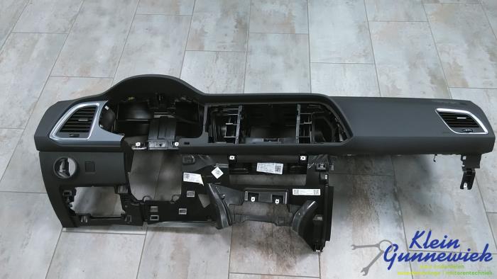 Usados Salpicadero Seat Ateca Precio € 495,00 Norma de margen ofrecido por Klein Gunnewiek Autodemontage & Motorentechniek