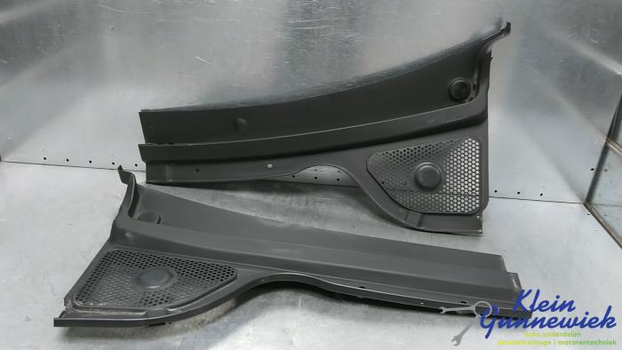 Używane Parawan Seat Ateca Cena € 30,00 Procedura marży oferowane przez Klein Gunnewiek Autodemontage & Motorentechniek