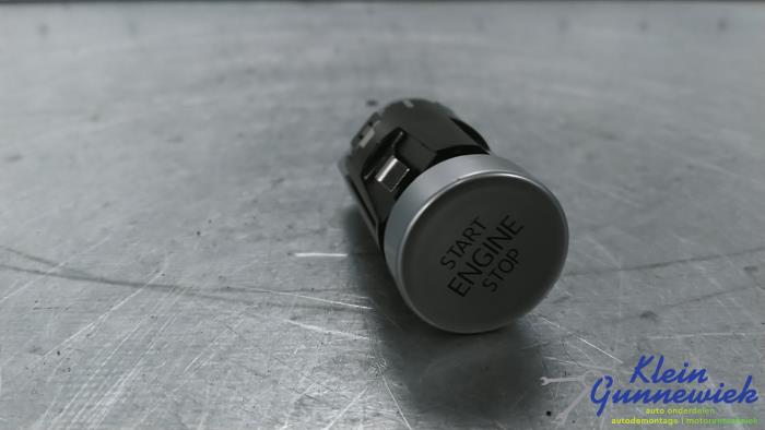 Używane Przelacznik Start/Stop Cupra Born Cena € 25,00 Procedura marży oferowane przez Klein Gunnewiek Autodemontage & Motorentechniek