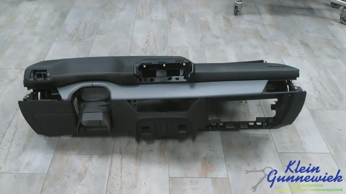 Usados Salpicadero Cupra Born Precio € 795,00 Norma de margen ofrecido por Klein Gunnewiek Autodemontage & Motorentechniek