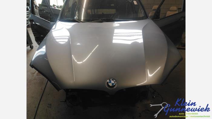Używane Maska BMW X5 Cena € 750,00 Procedura marży oferowane przez Klein Gunnewiek Autodemontage & Motorentechniek