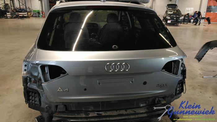 Używane Tylna klapa Audi A4 Cena € 225,00 Procedura marży oferowane przez Klein Gunnewiek Autodemontage & Motorentechniek