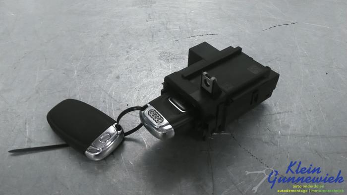 Używane Stacyjka + Kluczyk Audi A5 Cena € 35,00 Procedura marży oferowane przez Klein Gunnewiek Autodemontage & Motorentechniek