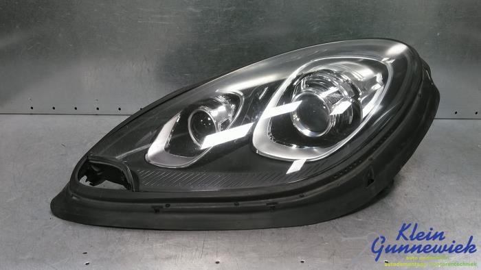 Używane Reflektor lewy Porsche Macan Cena € 595,00 Procedura marży oferowane przez Klein Gunnewiek Autodemontage & Motorentechniek