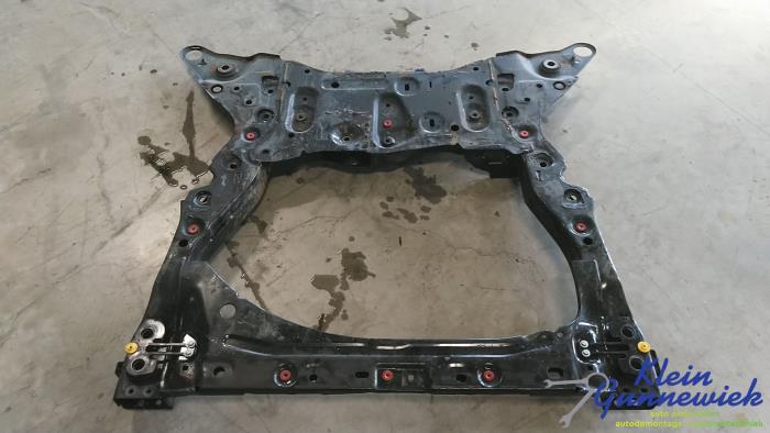 Begagnade Underram Volvo V90 Pris € 495,00 Marginaltabell erbjuds av Klein Gunnewiek Autodemontage & Motorentechniek