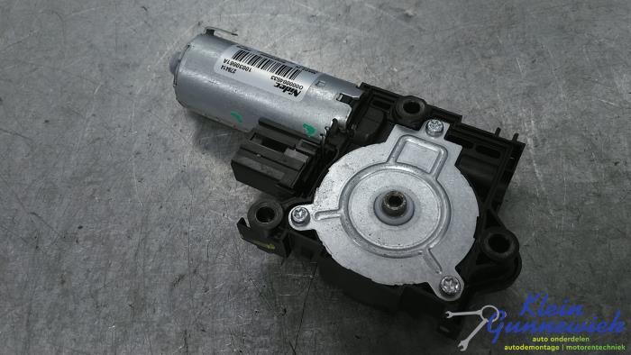Gebrauchte Schiebedach Motor BMW X5 Preis € 195,00 Margenregelung angeboten von Klein Gunnewiek Autodemontage & Motorentechniek
