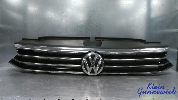 Używane Grill Volkswagen Passat Cena € 145,00 Procedura marży oferowane przez Klein Gunnewiek Autodemontage & Motorentechniek