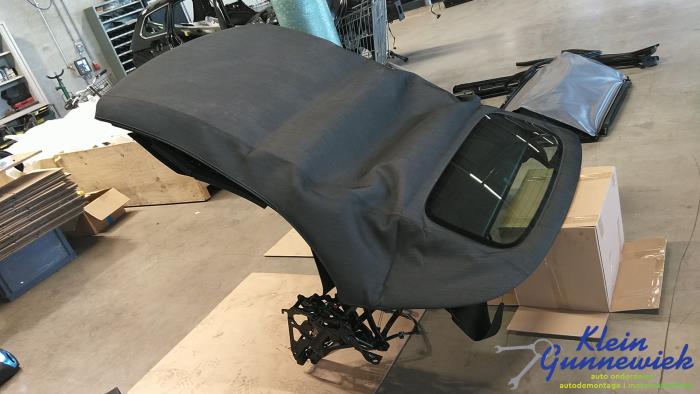 Używane Miekki dach cabrio BMW 4-Serie Cena € 2.995,00 Procedura marży oferowane przez Klein Gunnewiek Autodemontage & Motorentechniek