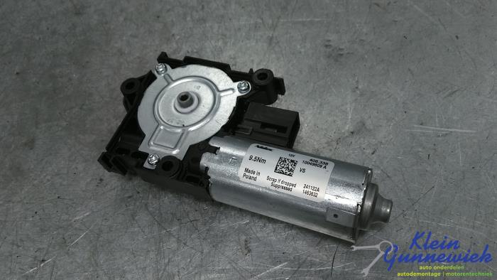 Używane Silnik szyberdachu Volvo V90 Cena € 145,00 Procedura marży oferowane przez Klein Gunnewiek Autodemontage & Motorentechniek