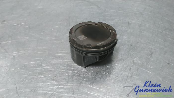 Usagé Piston Volvo V60 Prix € 50,00 Règlement à la marge proposé par Klein Gunnewiek Autodemontage & Motorentechniek