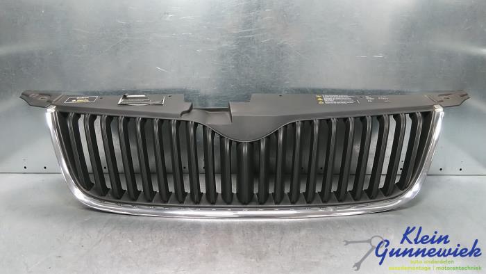 Używane Grill Skoda Yeti Cena € 125,00 Procedura marży oferowane przez Klein Gunnewiek Autodemontage & Motorentechniek