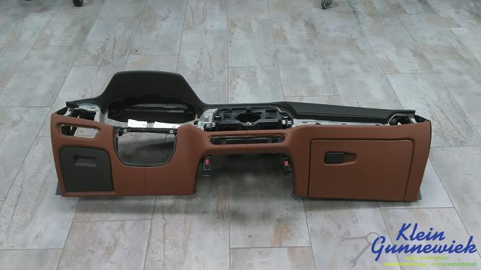 Używane Panel BMW 3-Serie Cena € 995,00 Procedura marży oferowane przez Klein Gunnewiek Autodemontage & Motorentechniek