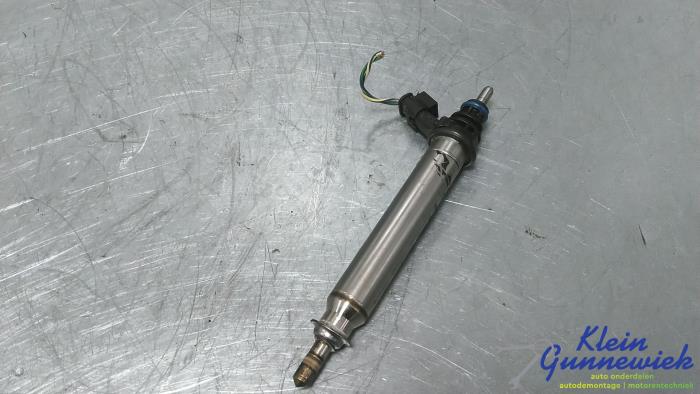 Usagé Injecteur (injection essence) Mercedes C-Klasse Prix € 35,00 Règlement à la marge proposé par Klein Gunnewiek Autodemontage & Motorentechniek