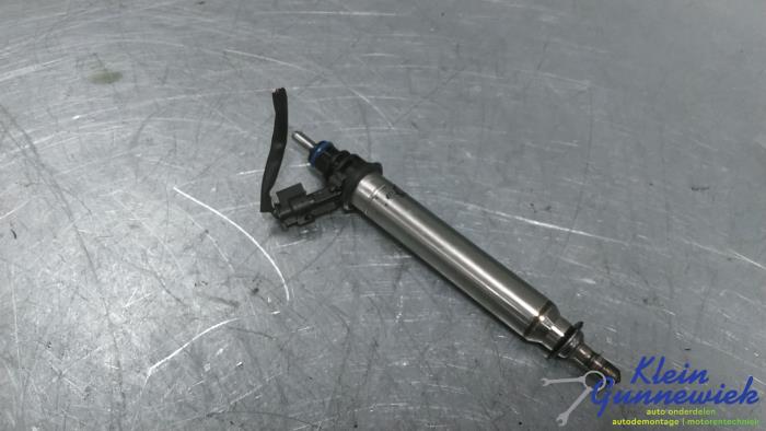 Usagé Injecteur (injection essence) Mercedes C-Klasse Prix € 35,00 Règlement à la marge proposé par Klein Gunnewiek Autodemontage & Motorentechniek