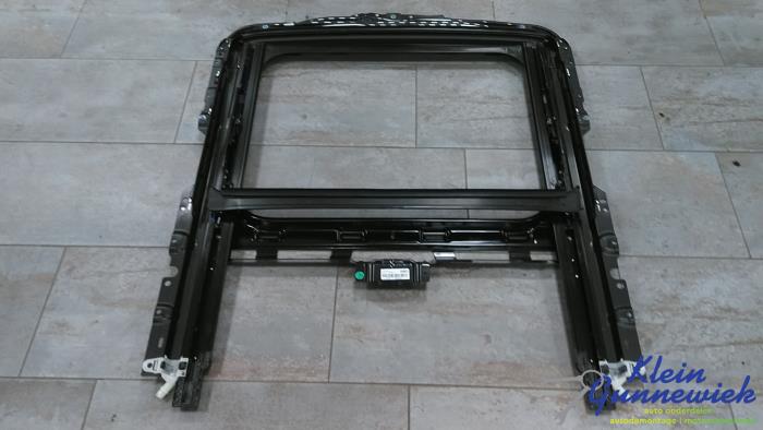 Sunroof frame