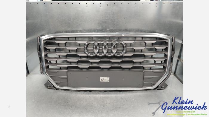 Używane Grill Audi Q2 Cena € 150,00 Procedura marży oferowane przez Klein Gunnewiek Autodemontage & Motorentechniek